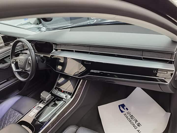 Фото 16 - Audi A8