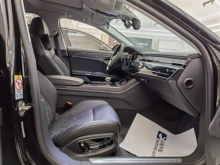 Фото 17 - Audi A8