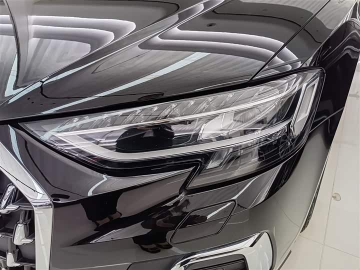 Фото 4 - Audi A8