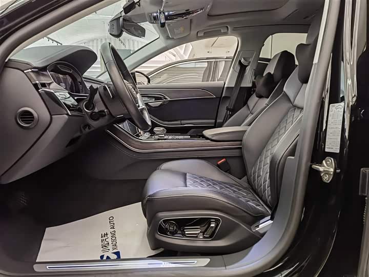 Фото 9 - Audi A8