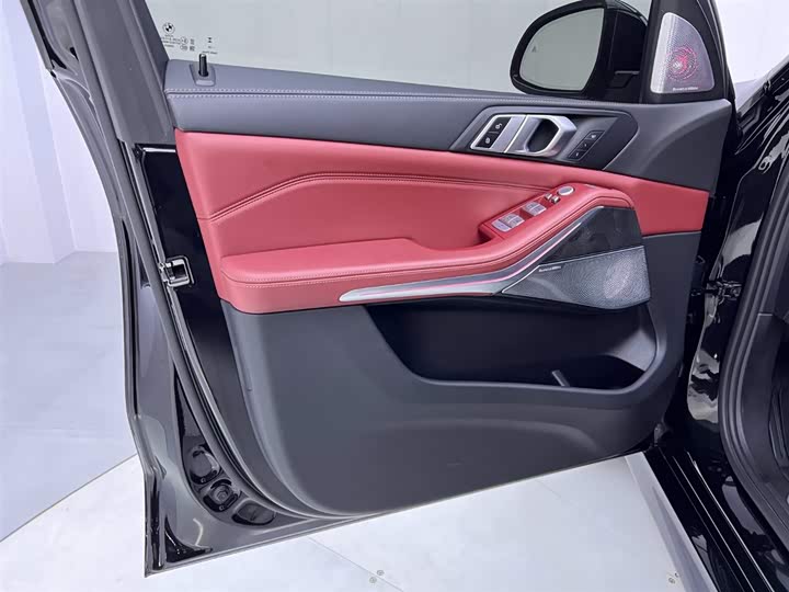 Фото 16 - BMW X5