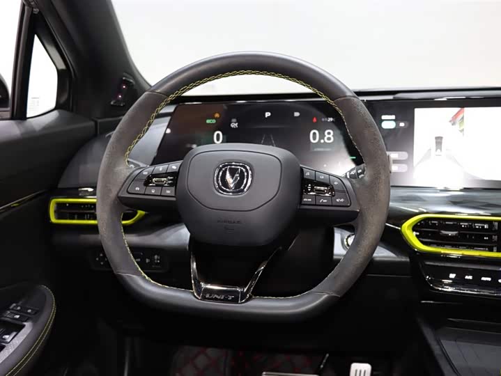 Фото 13 - Changan UNI-T