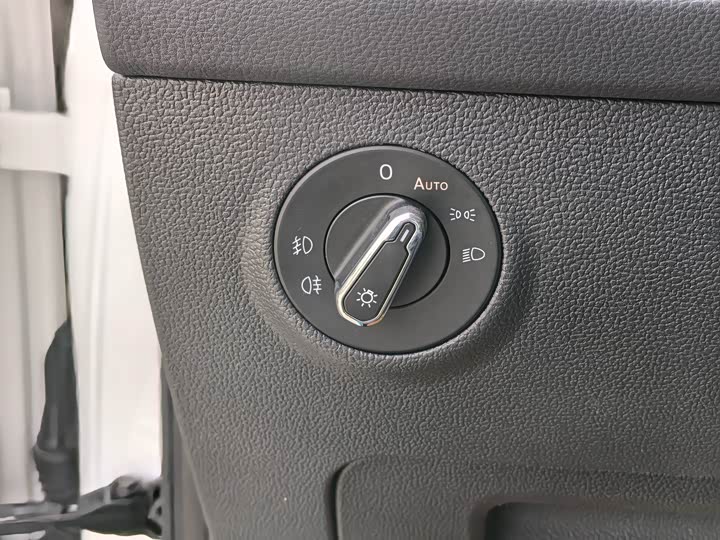 Фото 13 - Volkswagen Tharu