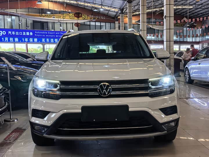 Фото 2 - Volkswagen Tharu