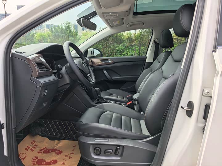 Фото 5 - Volkswagen Tharu