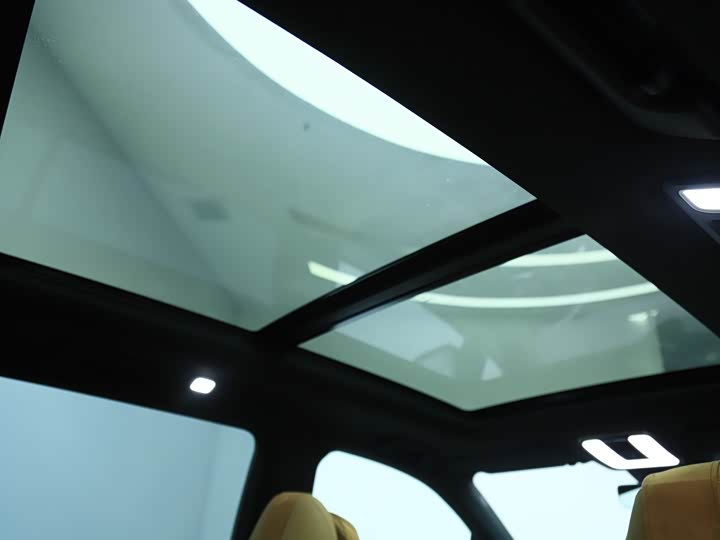 Фото 11 - LiXiang One