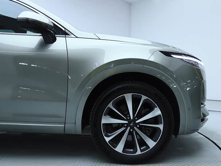 Фото 18 - LiXiang One