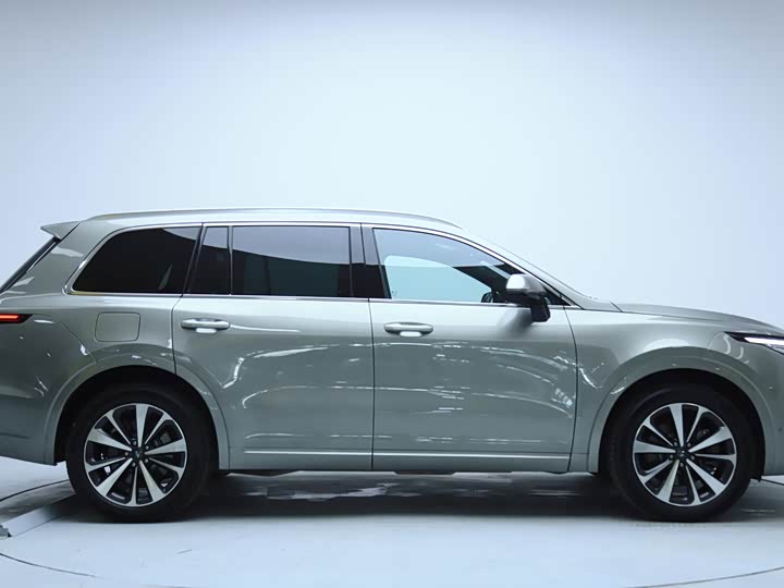 Фото 4 - LiXiang One