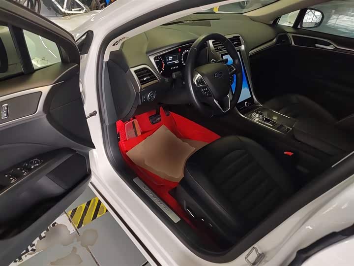 Фото 16 - Ford Mondeo