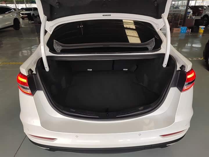 Фото 19 - Ford Mondeo