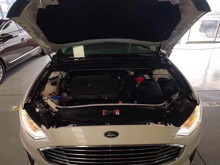 Фото 20 - Ford Mondeo