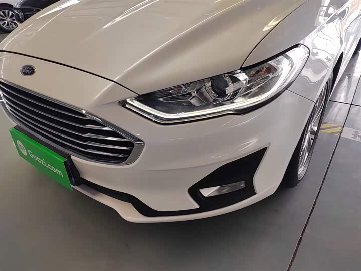 Фото 24 - Ford Mondeo