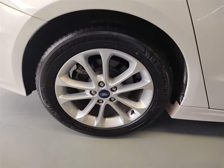 Фото 26 - Ford Mondeo