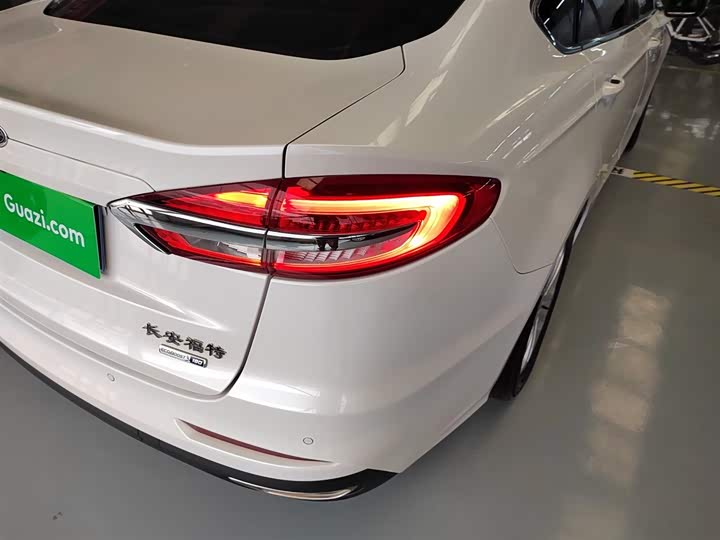 Фото 8 - Ford Mondeo