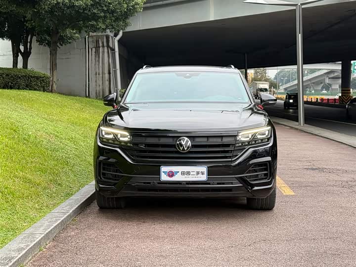 Фото 2 - Volkswagen Touareg