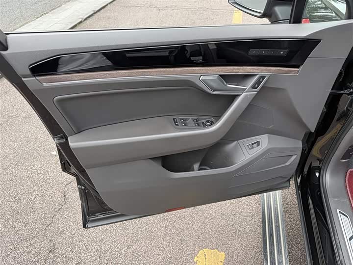 Фото 6 - Volkswagen Touareg