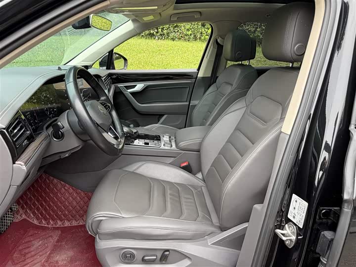 Фото 8 - Volkswagen Touareg