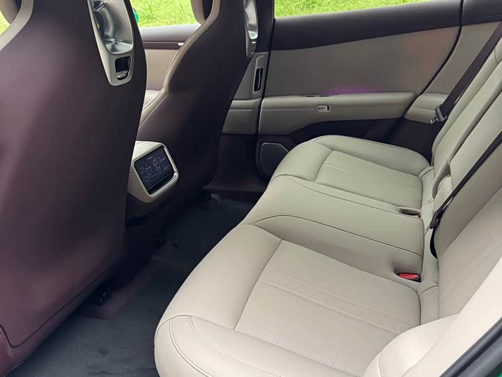 Фото 10 - Xiaomi YU7