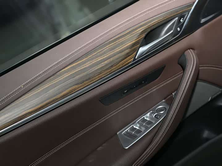 Фото 10 - BMW 5 Series