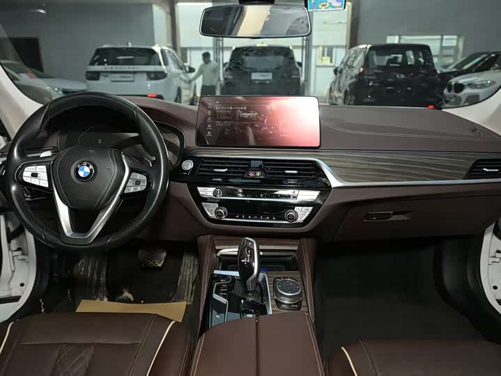 Фото 6 - BMW 5 Series