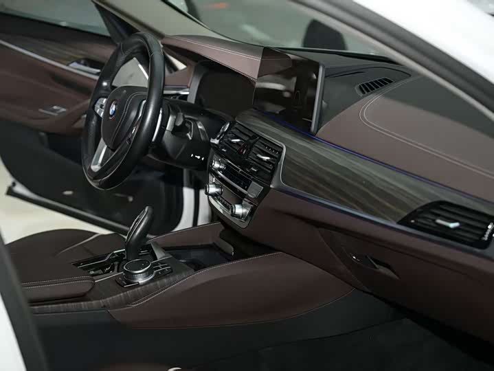 Фото 9 - BMW 5 Series