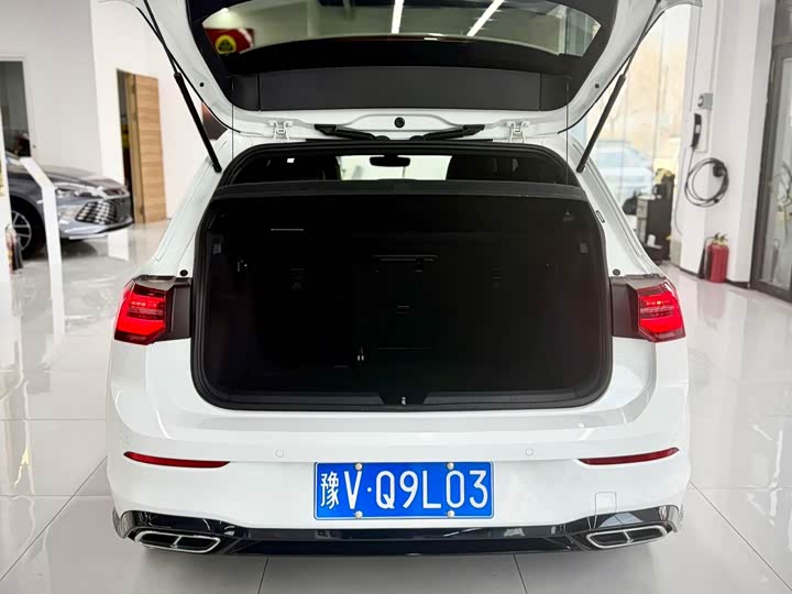 Фото 19 - Volkswagen Golf