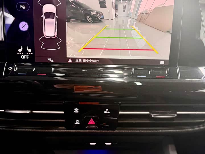 Фото 24 - Volkswagen Golf