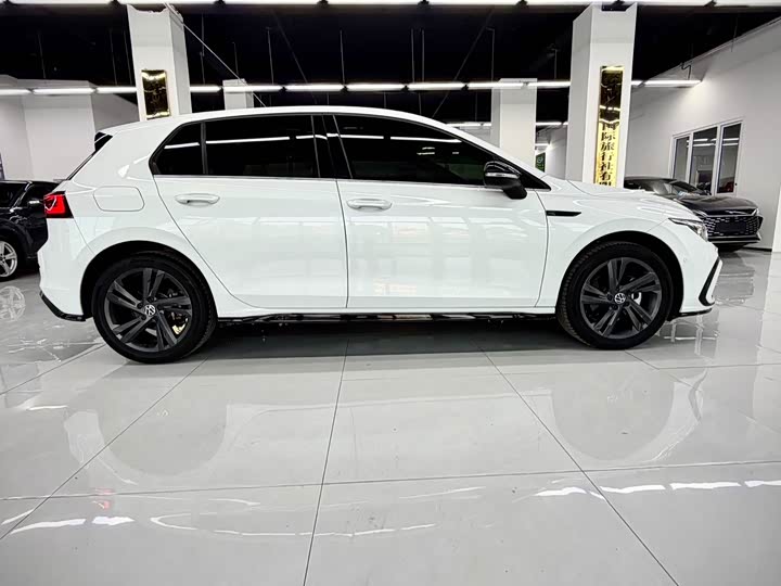 Фото 7 - Volkswagen Golf