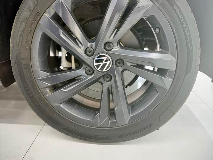 Фото 9 - Volkswagen Golf