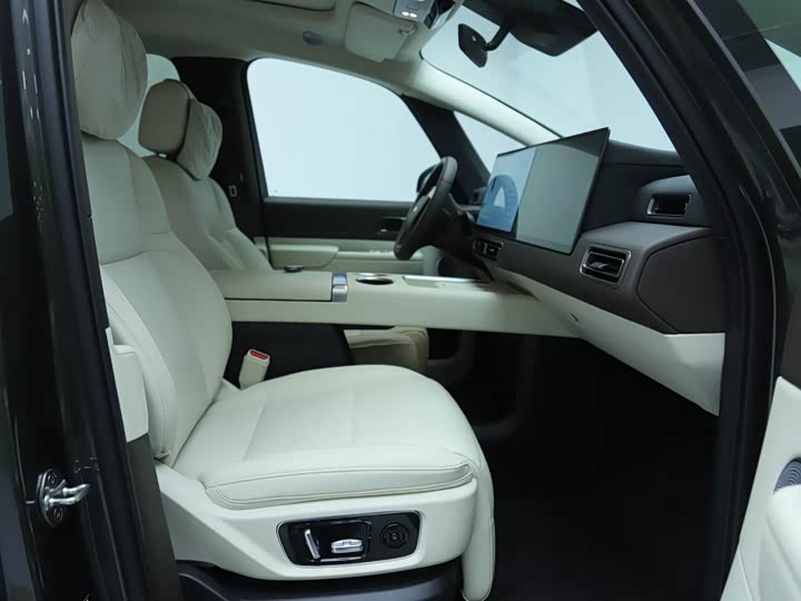 Фото 9 - LiXiang Mega