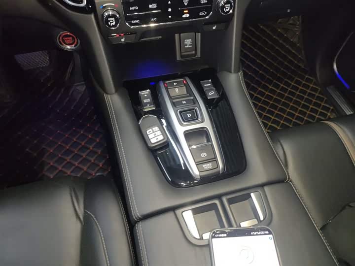 Фото 14 - Honda UR-V