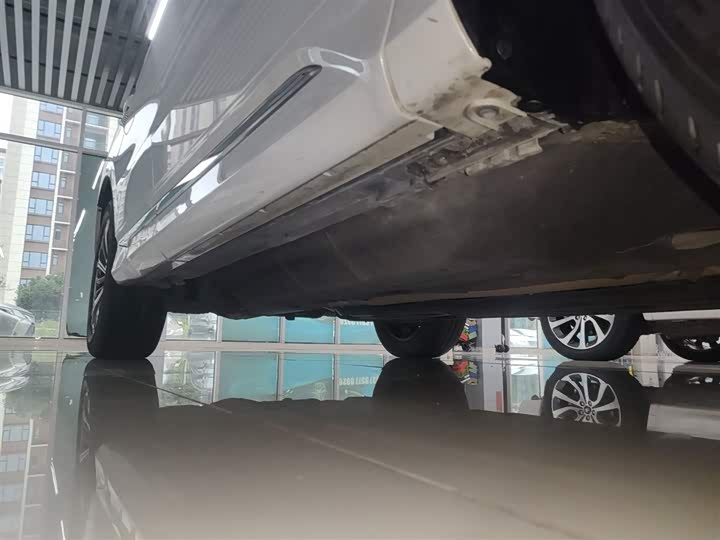 Фото 21 - Honda UR-V