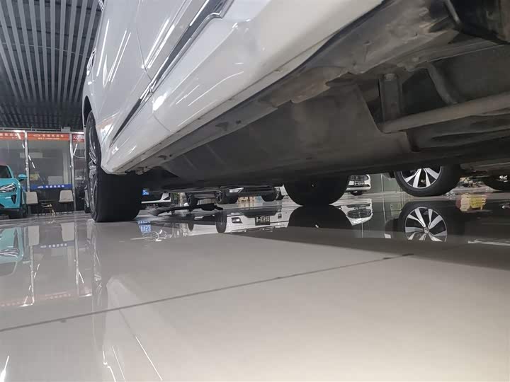 Фото 22 - Honda UR-V