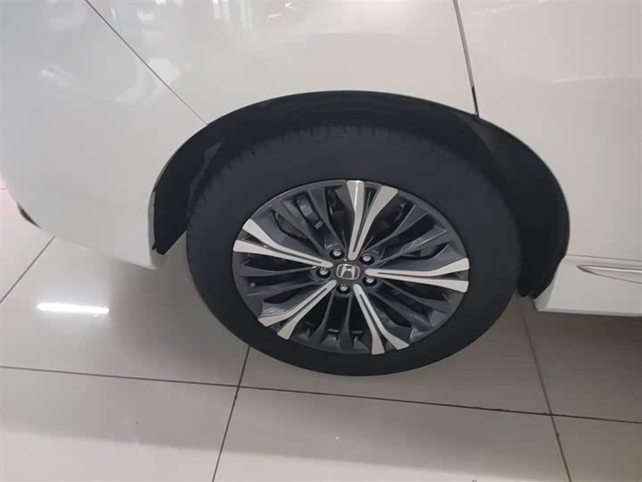 Фото 26 - Honda UR-V