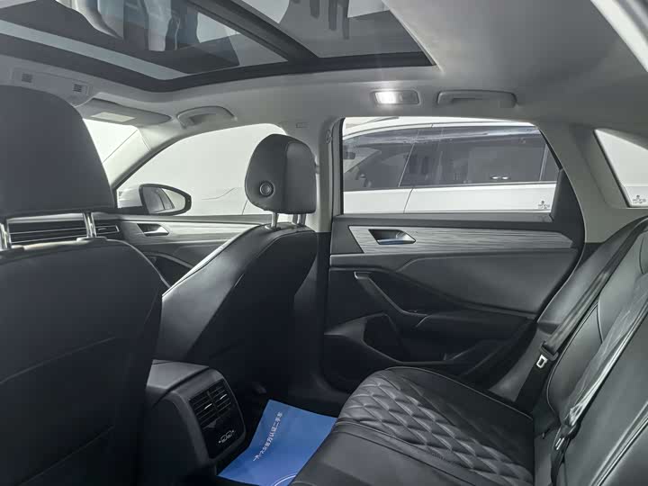 Фото 6 - Volkswagen Sagitar L