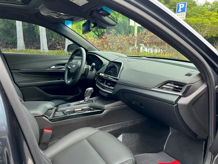 Фото 6 - Cadillac CT4