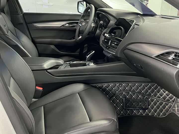 Фото 19 - Cadillac CT5