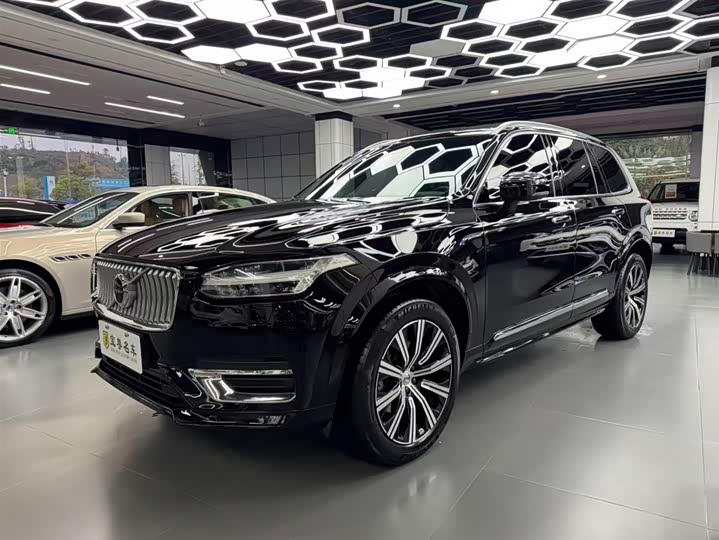 Фото 1 - Volvo XC90