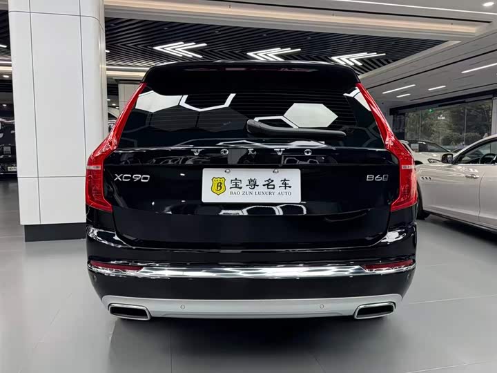 Фото 4 - Volvo XC90