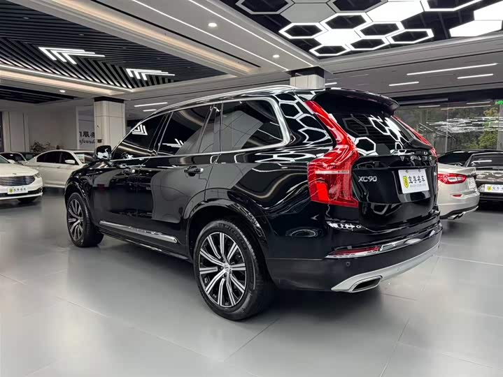 Фото 5 - Volvo XC90