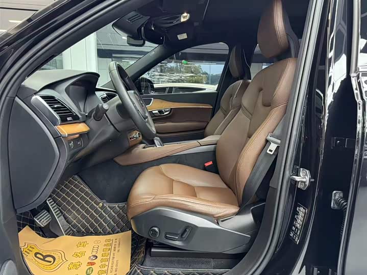 Фото 7 - Volvo XC90