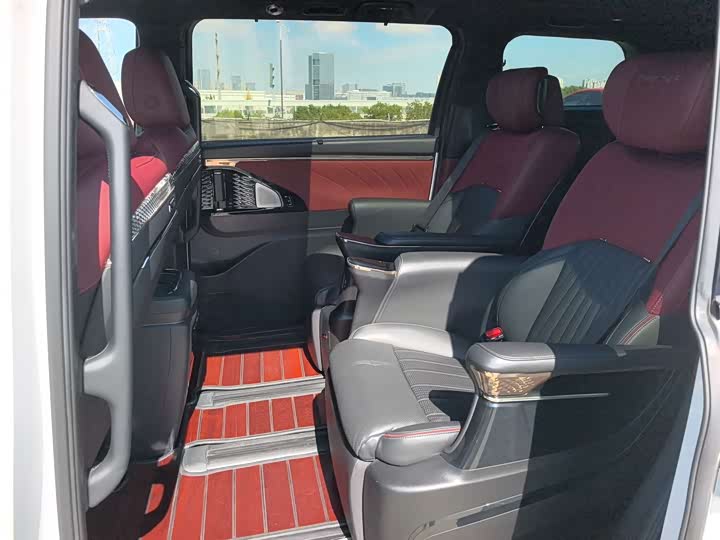 Фото 11 - GAC Trumpchi M8