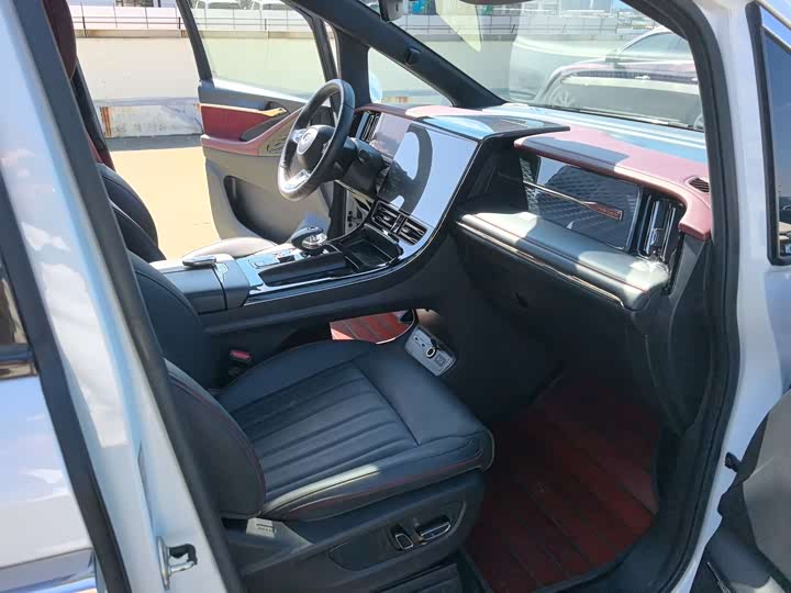 Фото 15 - GAC Trumpchi M8