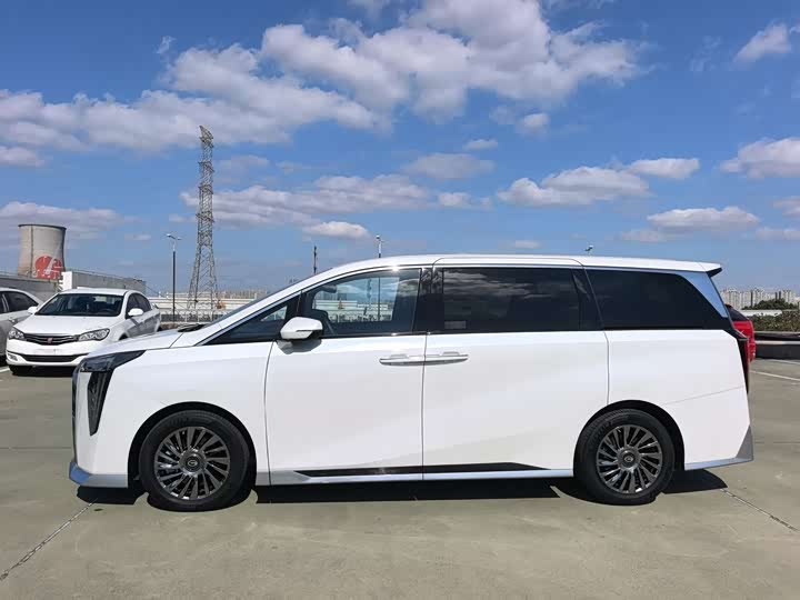 Фото 7 - GAC Trumpchi M8