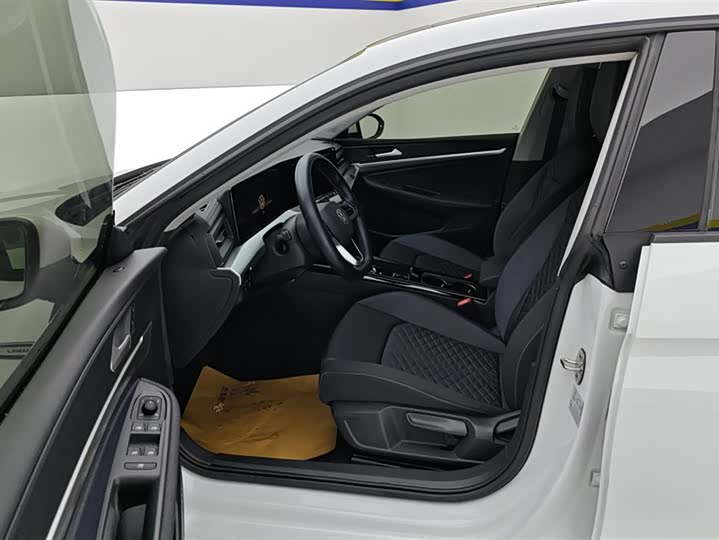 Фото 9 - Volkswagen Lamando L