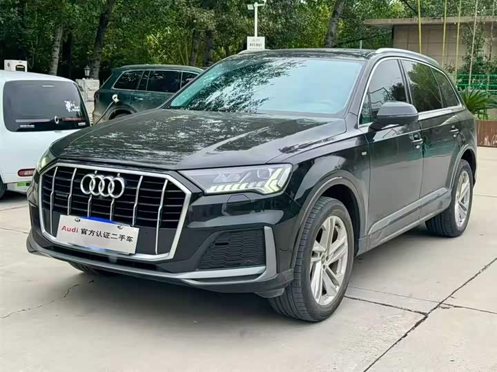 Фото 2 - Audi Q7