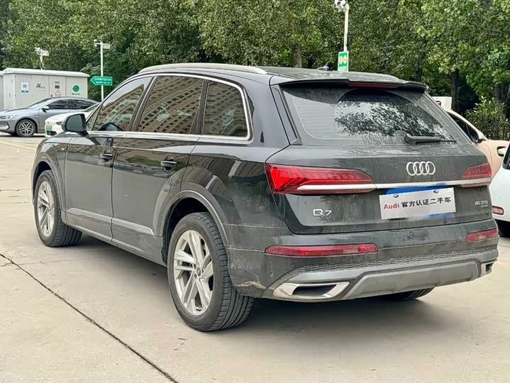 Фото 3 - Audi Q7