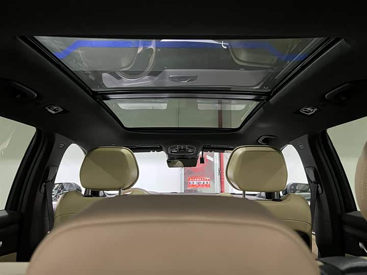 Фото 8 - Geely Monjaro