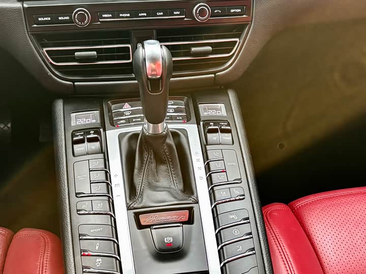 Фото 15 - Porsche Macan