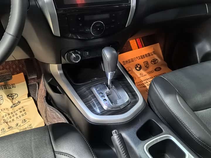 Фото 9 - Nissan Terra